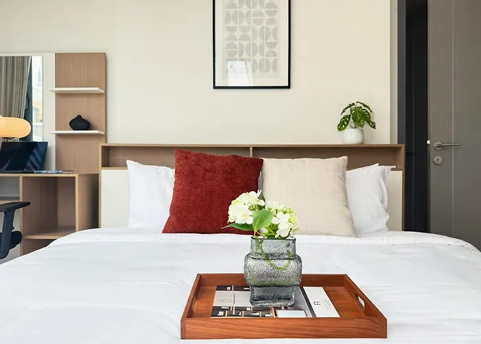 Near Bts L Workspace And Kitchen - Pool And Gym L Sontana Appartement *