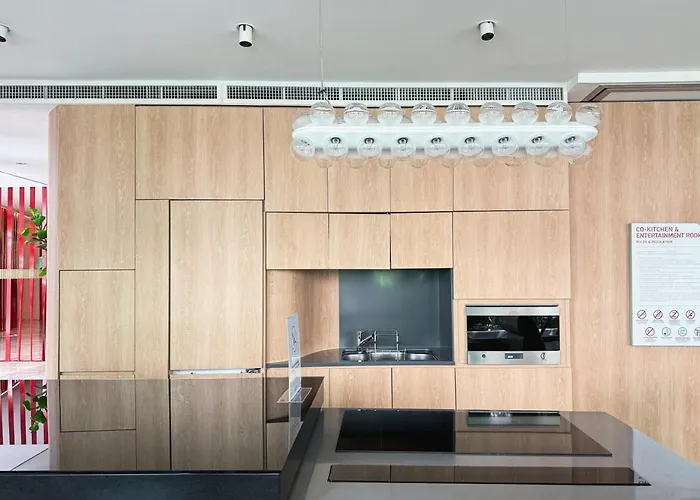 Near Bts L Workspace And Kitchen - Pool And Gym L Sontana Bangkok