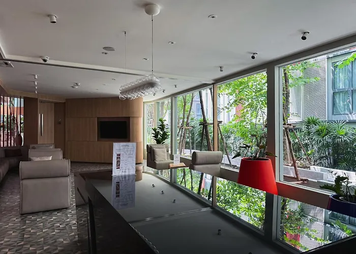 Near Bts L Workspace And Kitchen - Pool And Gym L Sontana Appartement *