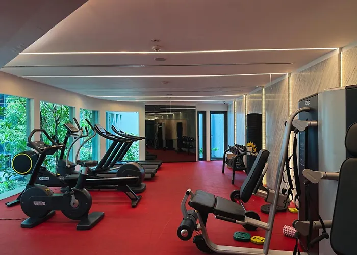 Near Bts L Workspace And Kitchen - Pool And Gym L Sontana Appartement *