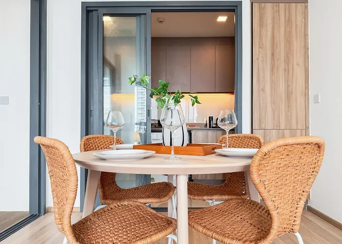 Near Bts L Workspace And Kitchen - Pool And Gym L Sontana Appartement