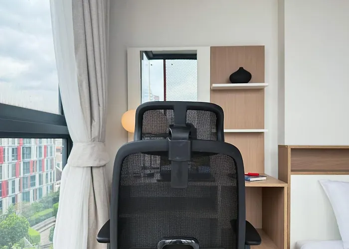 Near Bts L Workspace And Kitchen - Pool And Gym L Sontana Appartement